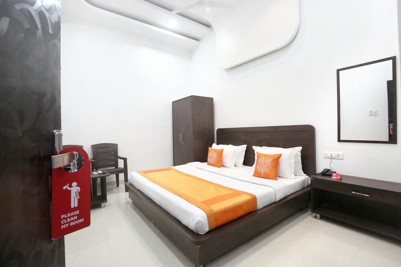 Hotel Oyo 11421 Regal Residency Amritsar Exterior foto